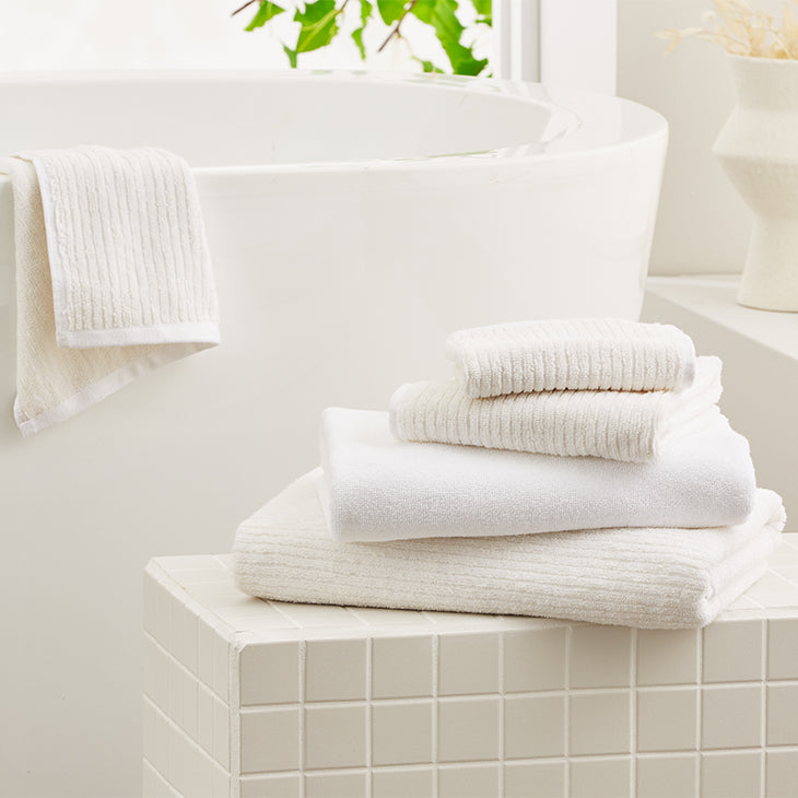 Cotton Textured Rib Bath Sheet - White / Tofu